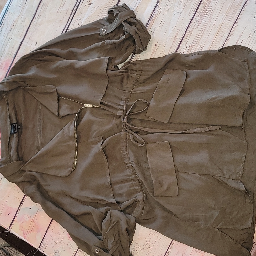 Olive green zip up shirt/jacket type - Picture 6 of 10